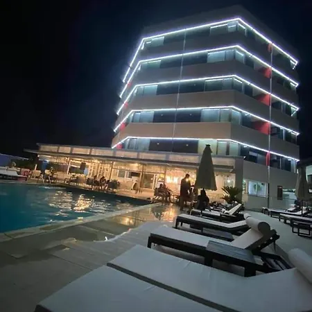 Unique Luxury *